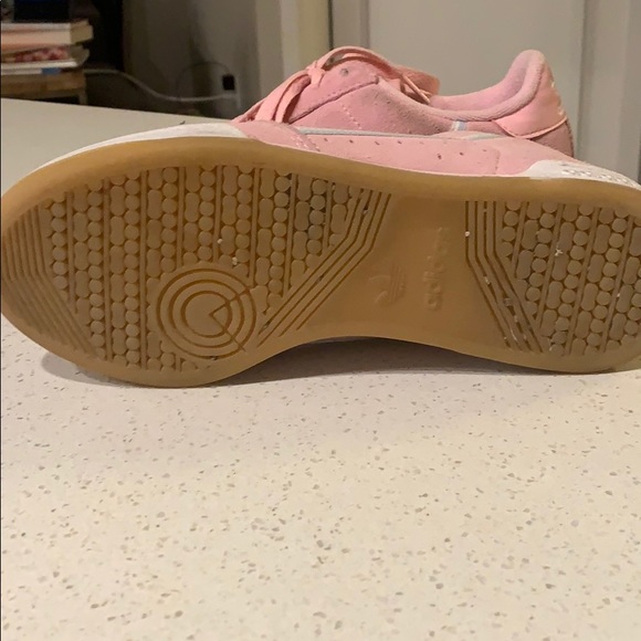 Adidas pink suede shoes size 6 Womens - Picture 3 of 4
